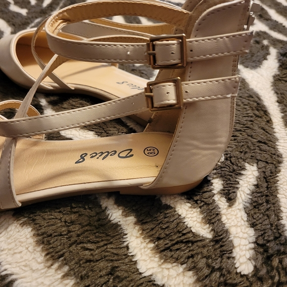 Flat Shoes - Picture 6 of 6